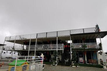 هتل Oyo 89969 Mount Hill Villa Kundasang