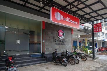 هتل Reddoorz Near Taman Pantai Alam Indah Tegal
