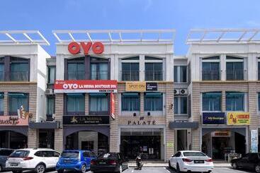 هتل Spot On 89838 Lm Residence