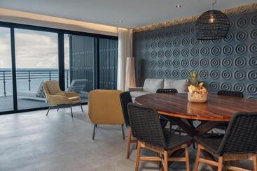 هتل The Fives Oceanfront