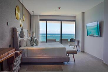 هتل The Fives Oceanfront