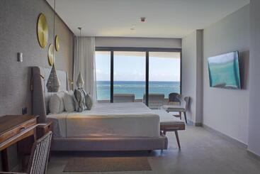 בית מלון כפרי The Fives Oceanfront