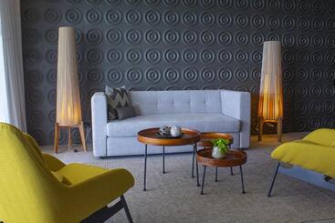 هتل The Fives Oceanfront
