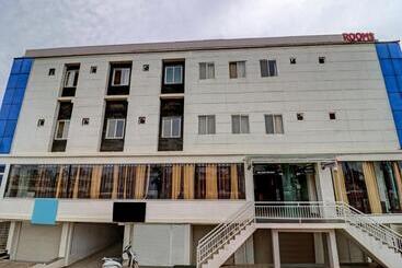 هتل Treebo Benaka Residency
