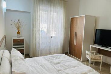 پانسیون Ideal Rooms