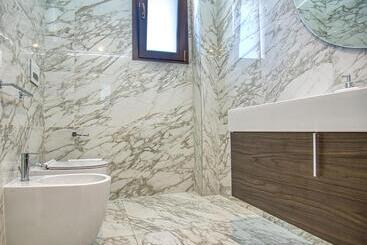 پانسیون Ideal Rooms