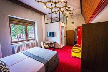تختخواب و صبحانه Pb Urban Garden Stay With Secured Parking