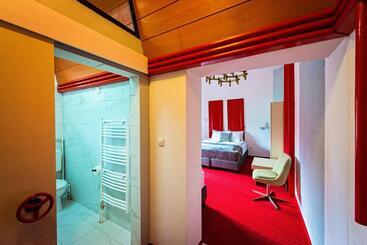 تختخواب و صبحانه Pb Urban Garden Stay With Secured Parking