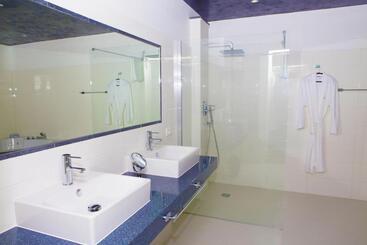 تختخواب و صبحانه Villa La Perla