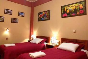هتل Hostal Cagnapa Restobar