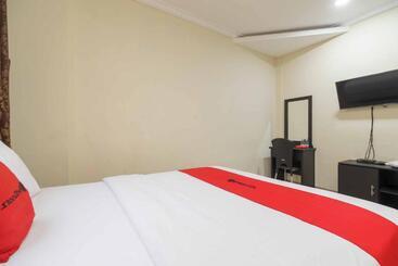 هتل Reddoorz Near City Walk Lippo Cikarang