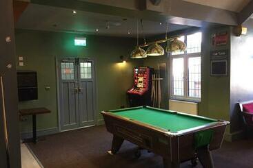 هتل The Woodhouse Inn
