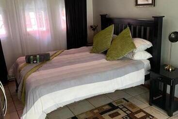 پانسیون Camelthorn Guesthouse