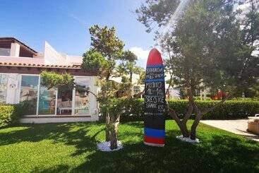 Camelina Suites
