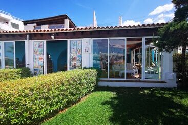 Camelina Suites