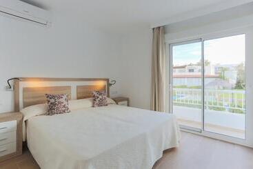 Camelina Suites