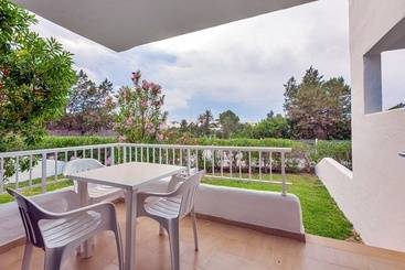 Camelina Suites