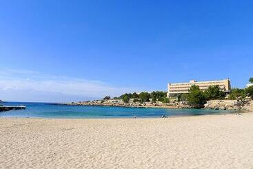 Camelina Suites