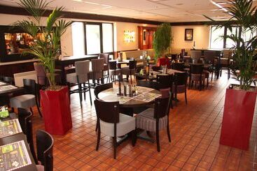 هتل Campanile Milton Keynes  Fenny Stratford
