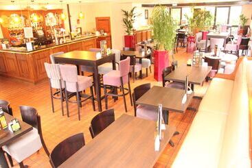 هتل Campanile Milton Keynes  Fenny Stratford