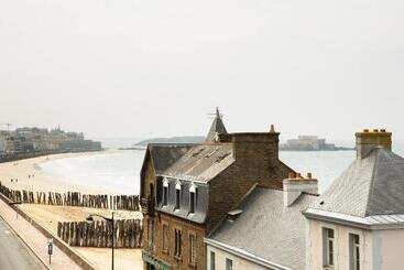 هتل Escale Oceania Saint Malo