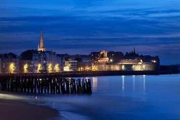 هتل Escale Oceania Saint Malo