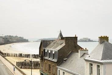 هتل Escale Oceania Saint Malo