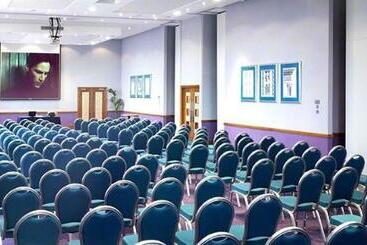 هتل Grange Bracknell