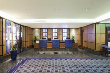 هتل Grange Bracknell