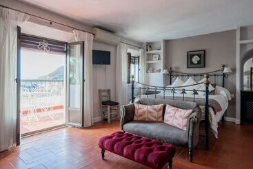 La Tartana Hotel Boutique