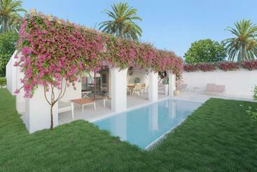 Отель Zahara Resorts & Villas