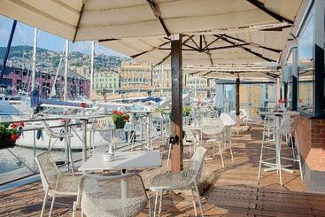 هتل NH Collection Genova Marina