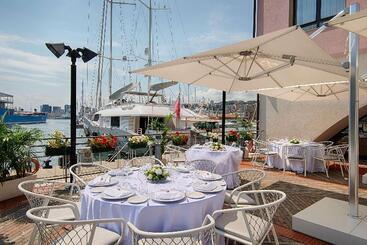 هتل NH Collection Genova Marina
