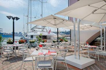هتل NH Collection Genova Marina