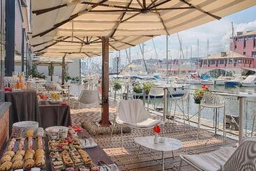 هتل NH Collection Genova Marina
