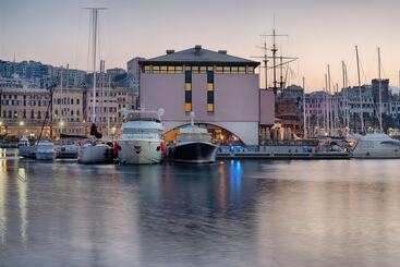 هتل NH Collection Genova Marina