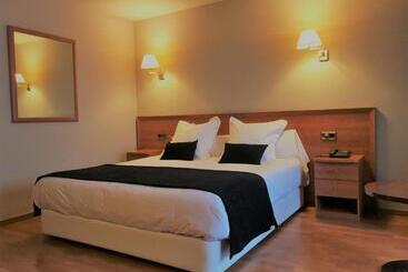 هتل & Spa Niunit