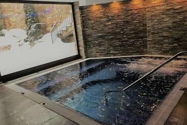 هتل & Spa Niunit