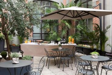 Starhotels Business Palace