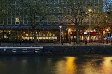 هتل The Bristol