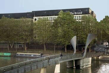 هتل The Bristol