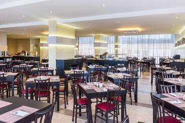 هتل Tryp by Wyndham Lisboa Caparica Mar