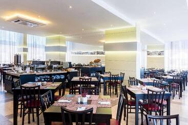 هتل Tryp by Wyndham Lisboa Caparica Mar