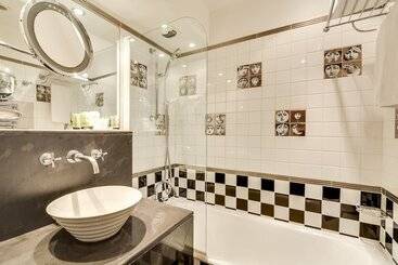 هتل Villa Lutece Port Royal