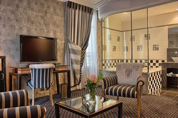 هتل Villa Lutece Port Royal