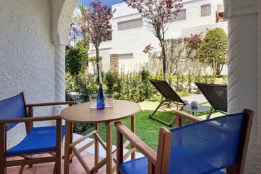 Отель Zahara Resorts & Villas