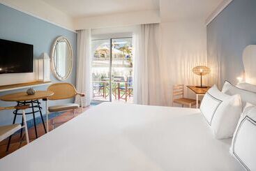 Отель Zahara Resorts & Villas