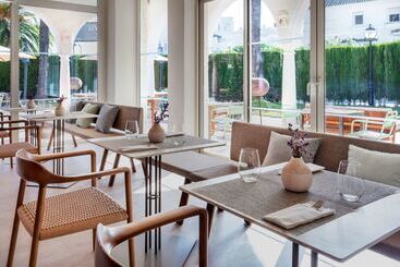 Отель Zahara Resorts & Villas