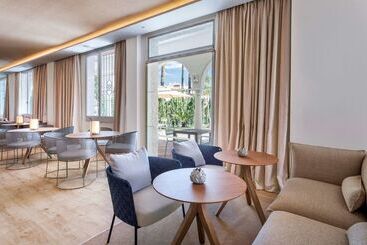 Отель Zahara Resorts & Villas