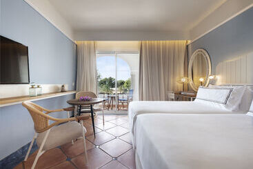 Отель Zahara Resorts & Villas
